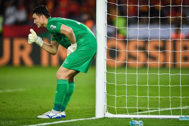 世体：亚马尔第75分钟伤退 可能周日无法出战马竞